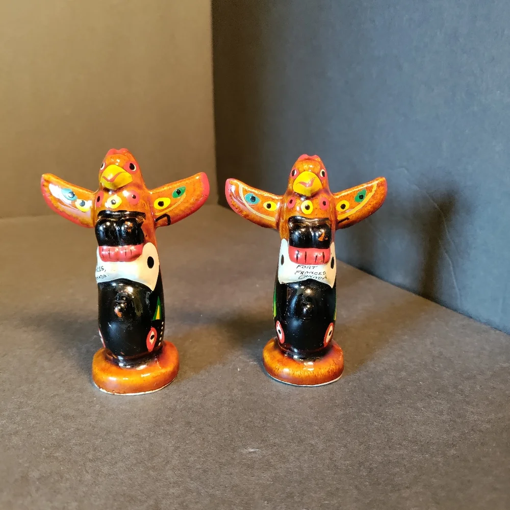 SALT & PEPPER SHAKERS⭐